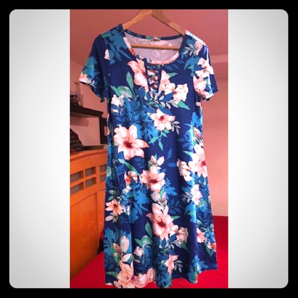 Spense Printed Dress. BRAND NEW, WITH TAGS!!
